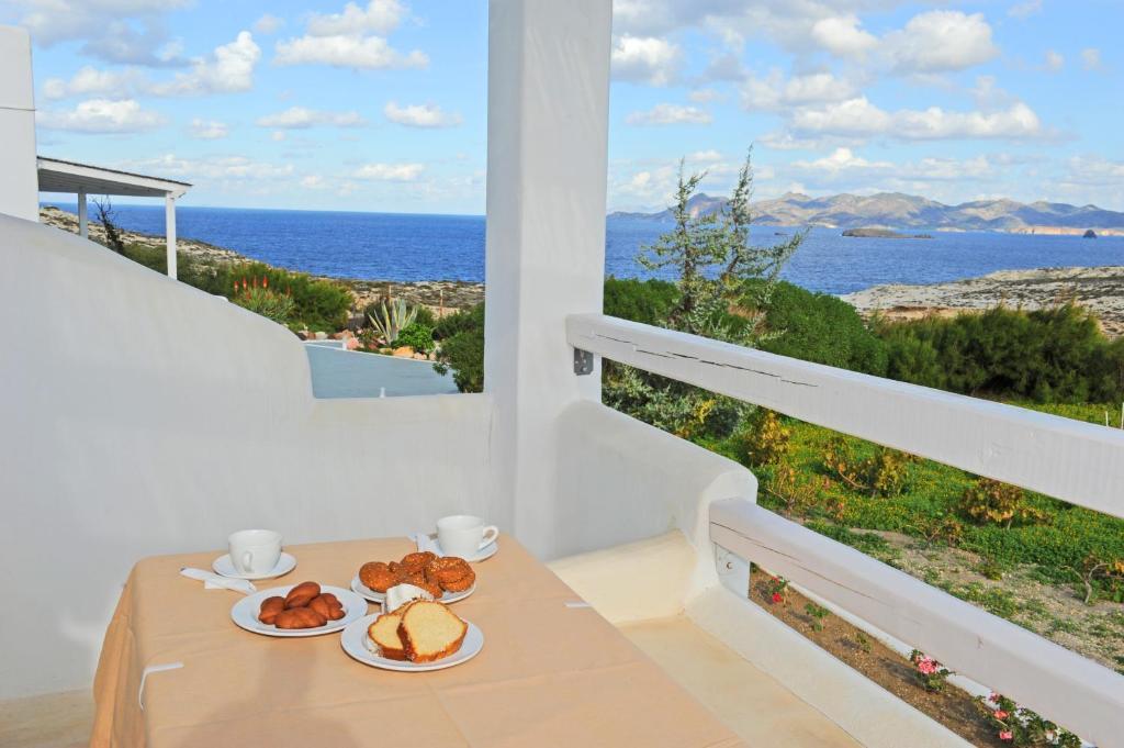 Sarakiniko View Studios Mandrakia Quarto foto