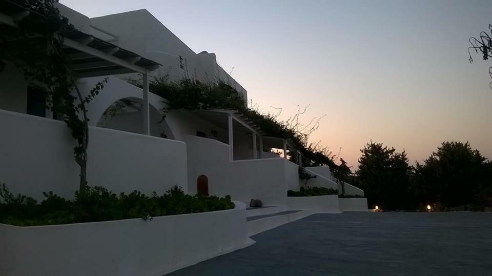 Sarakiniko View Studios Mandrakia Exterior foto